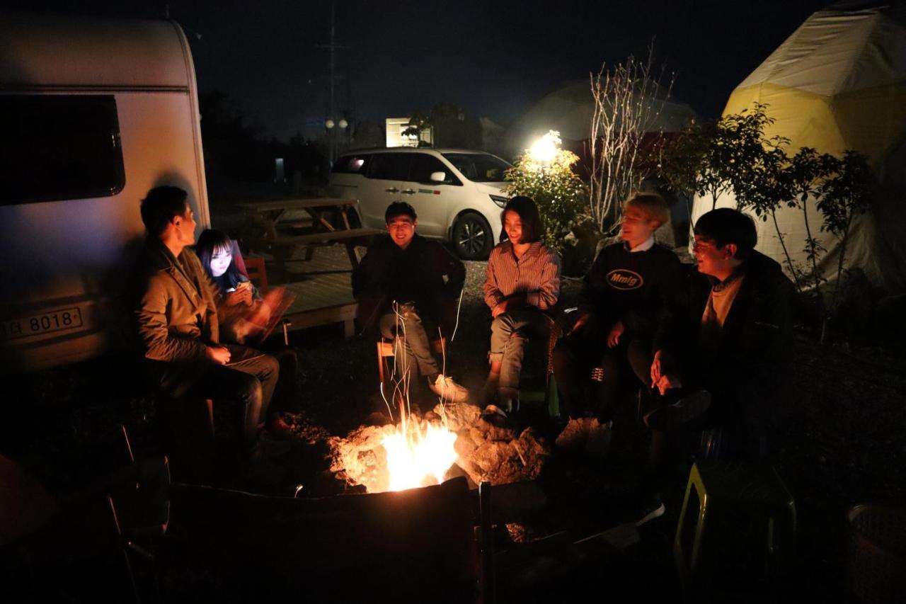 Вілла Jeju Starlight Glamping Екстер'єр фото