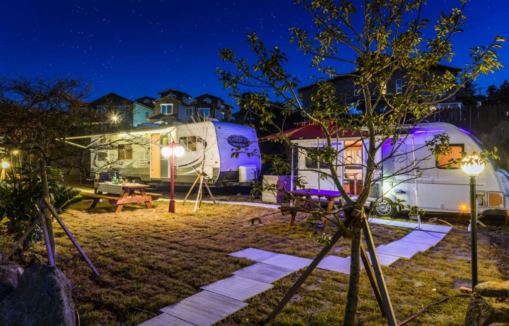 Вілла Jeju Starlight Glamping Екстер'єр фото