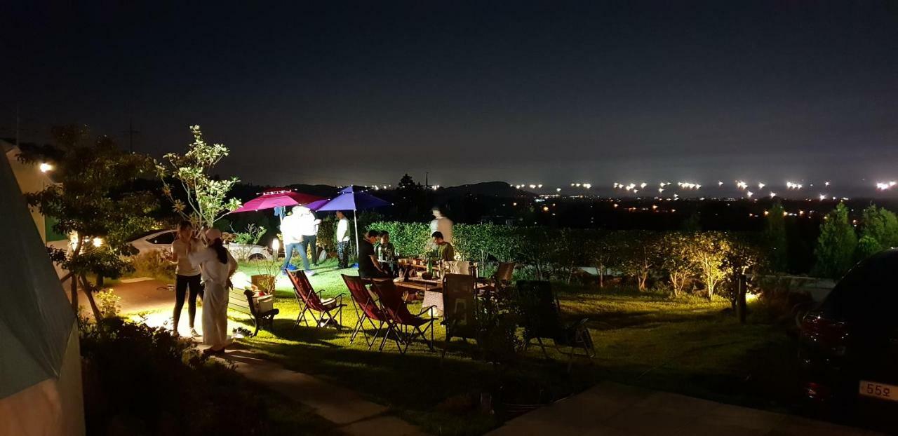 Вілла Jeju Starlight Glamping Екстер'єр фото